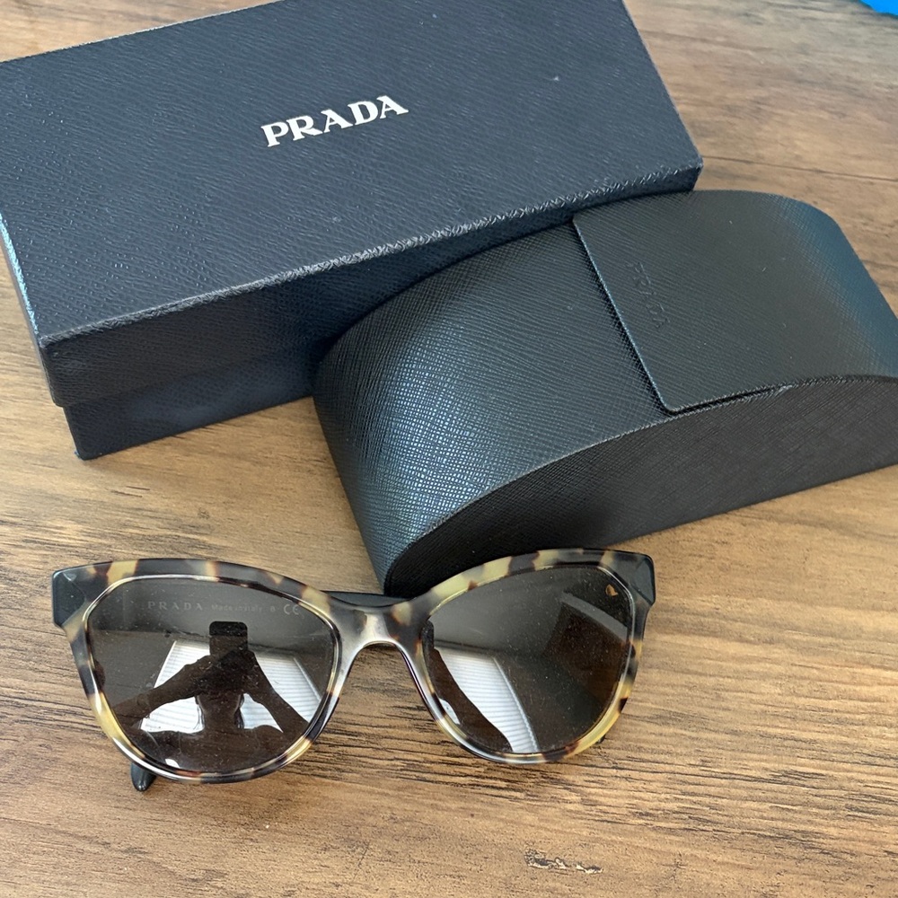 Prada Cat Eye Tortoiseshell Sunglasses in Brown and Black